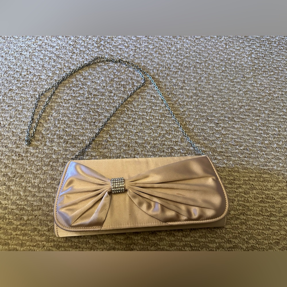 Elegant Satin Bow Clutch with Crystal Accent in Champagne Pink